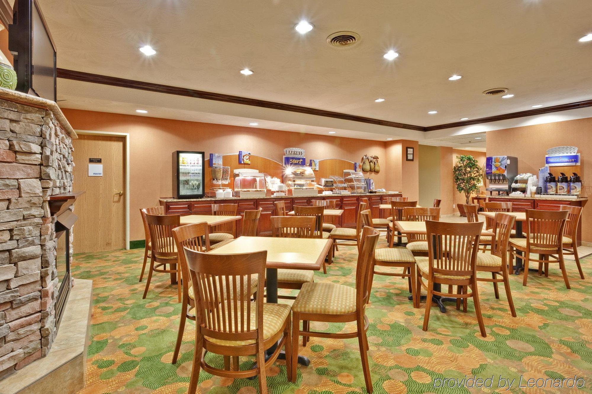 Holiday Inn Express Winfield - Teays Valley Hurricane Restaurace fotografie