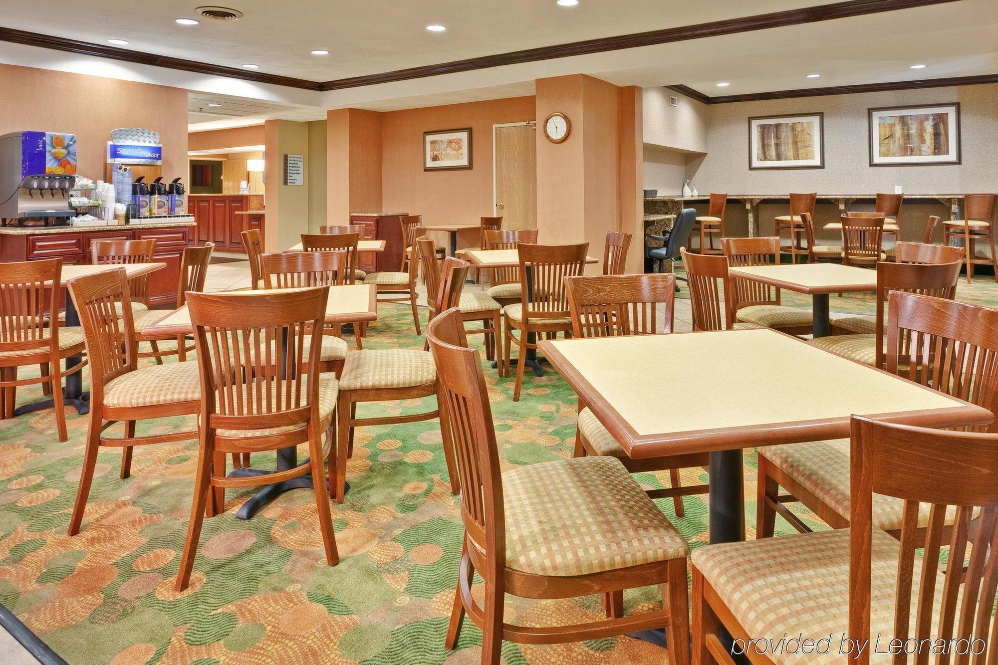 Holiday Inn Express Winfield - Teays Valley Hurricane Restaurace fotografie